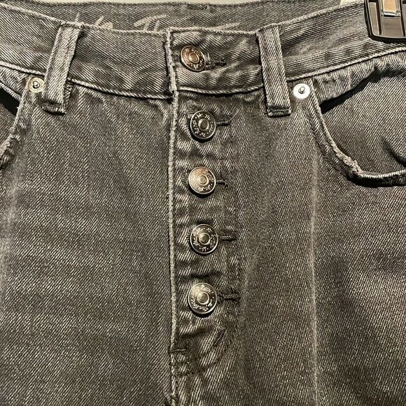We The Free- High Rise Black Distressed Faded Button Fly Raw Hem Jeans- Size 28R - Picture 5 of 9